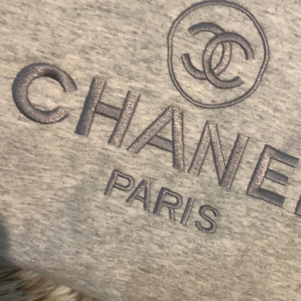 Cute crew neck Inspired size S